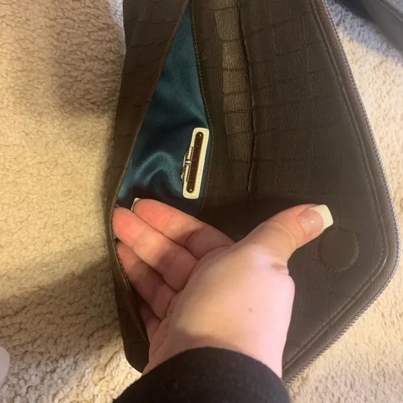 NWOT Henri Bendel clutch evening bag - brown suede-like cut out snakeskin - Picture 6 of 6